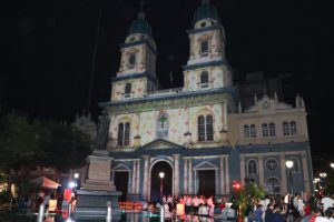 Guayaquil - Innenstadt bei Nacht, Lasershow